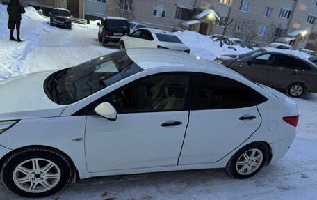 Hyundai Solaris II рестайлинг, 2015 год, 830 000 рублей, 3 фотография