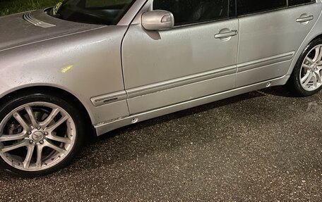 Mercedes-Benz E-Класс, 1999 год, 400 000 рублей, 3 фотография