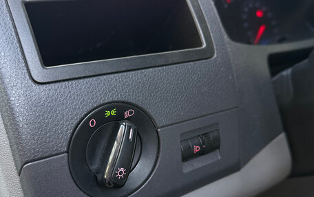 Volkswagen Transporter T5 рестайлинг, 2005 год, 1 250 000 рублей, 13 фотография