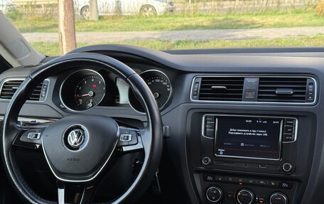 Volkswagen Jetta VI, 2015 год, 1 600 000 рублей, 2 фотография