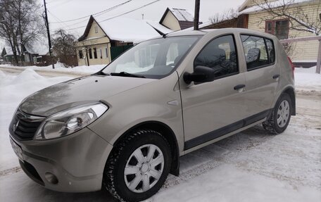 Renault Sandero I, 2013 год, 550 000 рублей, 1 фотография