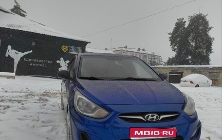 Hyundai Solaris II рестайлинг, 2012 год, 650 000 рублей, 1 фотография