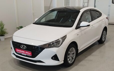 Hyundai Solaris II рестайлинг, 2021 год, 1 820 000 рублей, 1 фотография