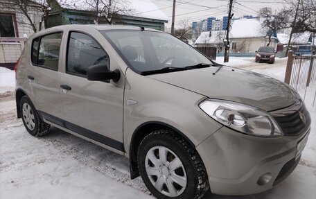 Renault Sandero I, 2013 год, 550 000 рублей, 2 фотография