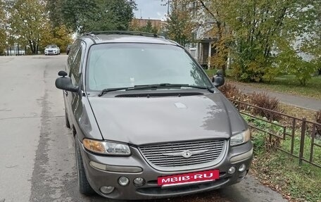 Chrysler Town & Country III, 1998 год, 160 000 рублей, 2 фотография