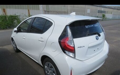 Toyota Aqua I, 2018 год, 1 210 000 рублей, 2 фотография