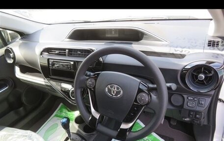 Toyota Aqua I, 2018 год, 1 210 000 рублей, 9 фотография