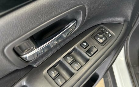 Mitsubishi Outlander III рестайлинг 3, 2020 год, 2 049 000 рублей, 6 фотография