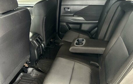 Mitsubishi Outlander III рестайлинг 3, 2020 год, 2 049 000 рублей, 15 фотография