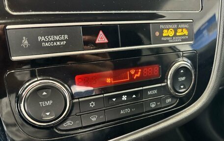 Mitsubishi Outlander III рестайлинг 3, 2020 год, 2 049 000 рублей, 13 фотография