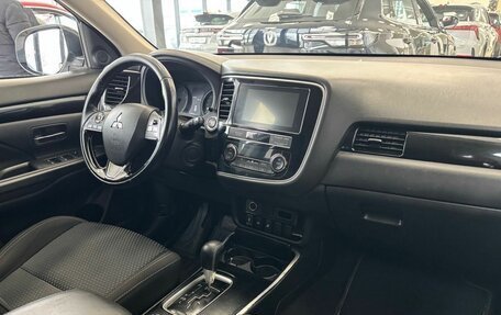 Mitsubishi Outlander III рестайлинг 3, 2020 год, 2 049 000 рублей, 17 фотография