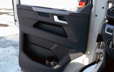 Volkswagen Multivan T6 рестайлинг, 2019 год, 5 395 000 рублей, 12 фотография