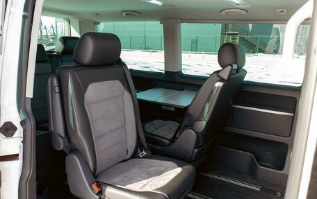 Volkswagen Multivan T6 рестайлинг, 2019 год, 5 395 000 рублей, 17 фотография