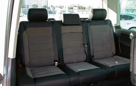 Volkswagen Multivan T6 рестайлинг, 2019 год, 5 395 000 рублей, 19 фотография