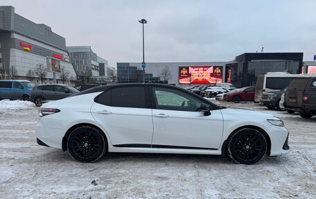 Toyota Camry, 2021 год, 3 500 000 рублей, 2 фотография