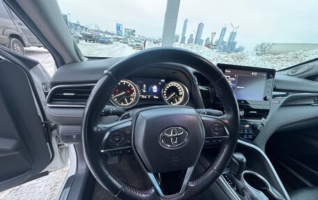 Toyota Camry, 2021 год, 3 500 000 рублей, 10 фотография