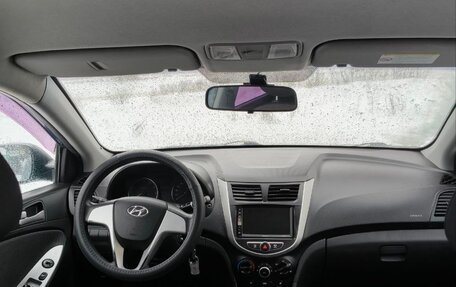 Hyundai Solaris II рестайлинг, 2012 год, 650 000 рублей, 5 фотография