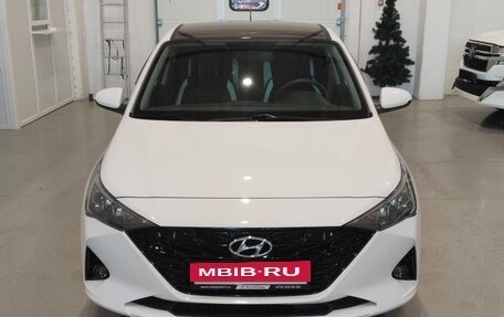 Hyundai Solaris II рестайлинг, 2021 год, 1 820 000 рублей, 2 фотография