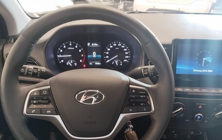 Hyundai Solaris II рестайлинг, 2021 год, 1 820 000 рублей, 9 фотография