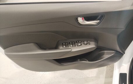 Hyundai Solaris II рестайлинг, 2021 год, 1 820 000 рублей, 12 фотография