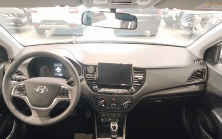 Hyundai Solaris II рестайлинг, 2021 год, 1 820 000 рублей, 8 фотография