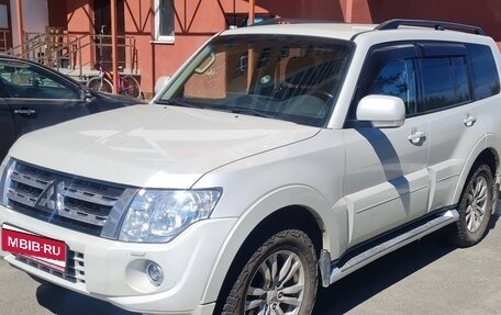Mitsubishi Pajero IV, 2014 год, 2 900 000 рублей, 3 фотография