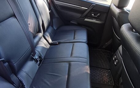 Mitsubishi Pajero IV, 2014 год, 2 900 000 рублей, 8 фотография