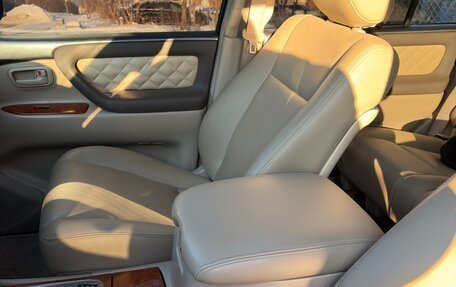 Toyota Land Cruiser 100 рестайлинг 2, 2006 год, 1 450 000 рублей, 17 фотография