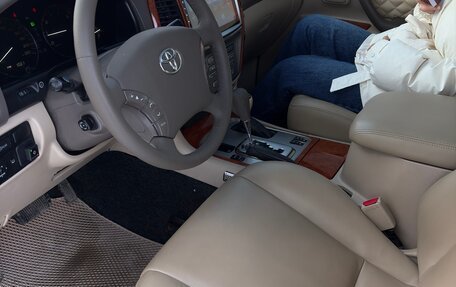 Toyota Land Cruiser 100 рестайлинг 2, 2006 год, 1 450 000 рублей, 22 фотография