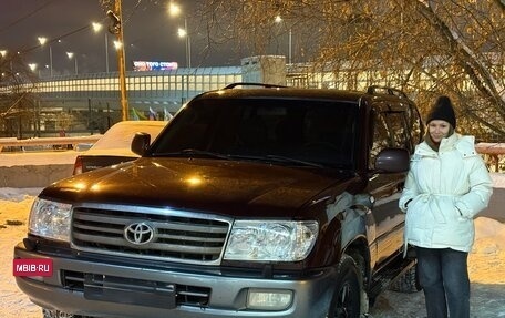 Toyota Land Cruiser 100 рестайлинг 2, 2006 год, 1 450 000 рублей, 26 фотография