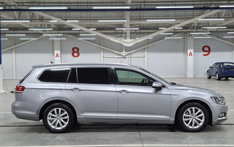 Volkswagen Passat B8 рестайлинг, 2018 год, 1 870 000 рублей, 4 фотография