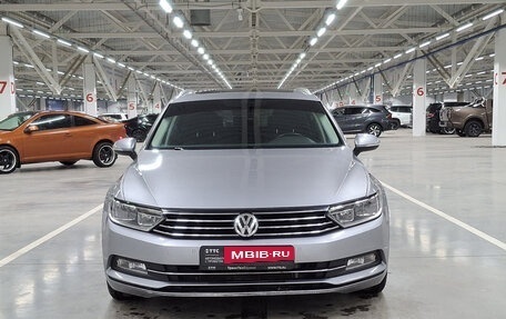 Volkswagen Passat B8 рестайлинг, 2018 год, 1 870 000 рублей, 2 фотография