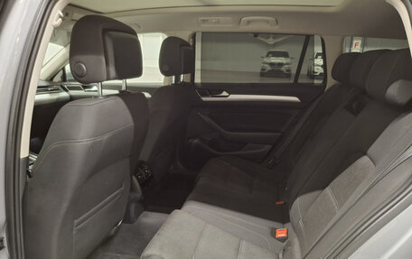 Volkswagen Passat B8 рестайлинг, 2018 год, 1 870 000 рублей, 12 фотография