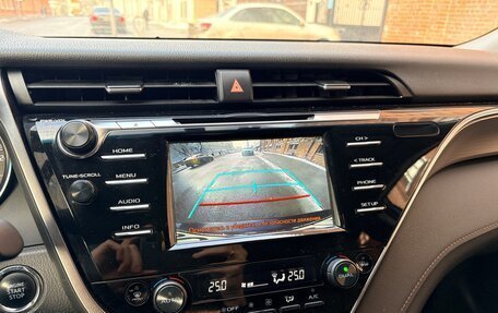 Toyota Camry, 2020 год, 2 600 000 рублей, 8 фотография