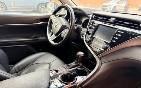 Toyota Camry, 2020 год, 2 600 000 рублей, 12 фотография