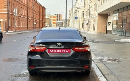 Toyota Camry, 2020 год, 2 600 000 рублей, 4 фотография