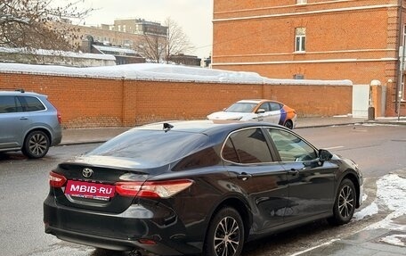 Toyota Camry, 2020 год, 2 600 000 рублей, 3 фотография