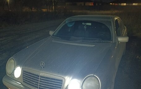 Mercedes-Benz E-Класс, 1999 год, 500 000 рублей, 4 фотография