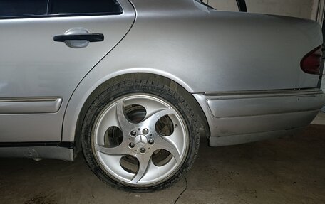 Mercedes-Benz E-Класс, 1999 год, 500 000 рублей, 9 фотография