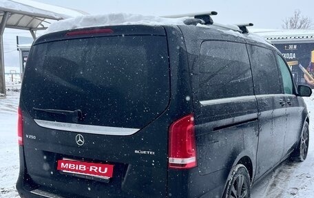 Mercedes-Benz V-Класс, 2015 год, 3 900 000 рублей, 4 фотография