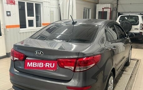 KIA Rio III рестайлинг, 2017 год, 958 000 рублей, 2 фотография