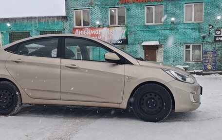 Hyundai Solaris II рестайлинг, 2011 год, 935 000 рублей, 5 фотография