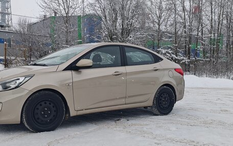 Hyundai Solaris II рестайлинг, 2011 год, 935 000 рублей, 14 фотография