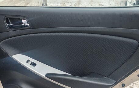 Hyundai Solaris II рестайлинг, 2011 год, 935 000 рублей, 24 фотография