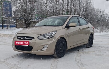 Hyundai Solaris II рестайлинг, 2011 год, 935 000 рублей, 13 фотография