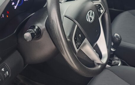 Hyundai Solaris II рестайлинг, 2011 год, 935 000 рублей, 29 фотография