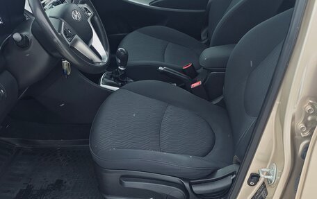 Hyundai Solaris II рестайлинг, 2011 год, 935 000 рублей, 30 фотография