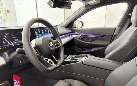 BMW 5 серия, 2024 год, 8 470 000 рублей, 32 фотография