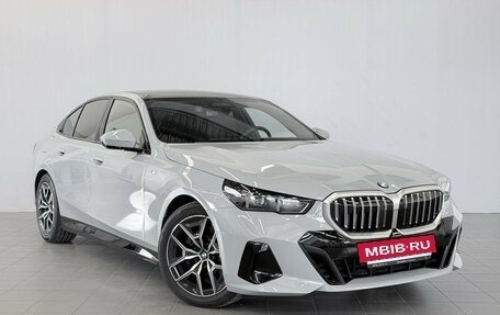 BMW 5 серия, 2024 год, 8 470 000 рублей, 39 фотография