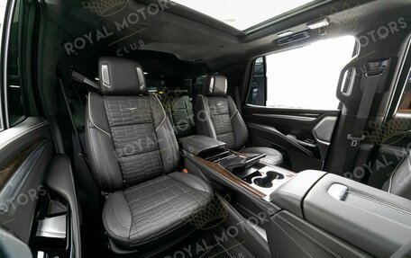 Cadillac Escalade V, 2025 год, 26 900 000 рублей, 18 фотография